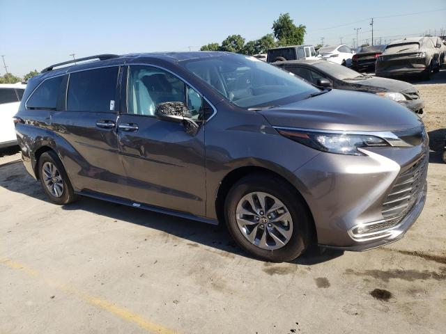 Photo 3 VIN: 5TDYRKECXRS193954 - TOYOTA SIENNA XLE 