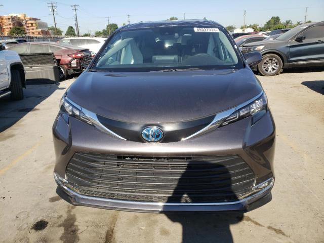 Photo 4 VIN: 5TDYRKECXRS193954 - TOYOTA SIENNA XLE 