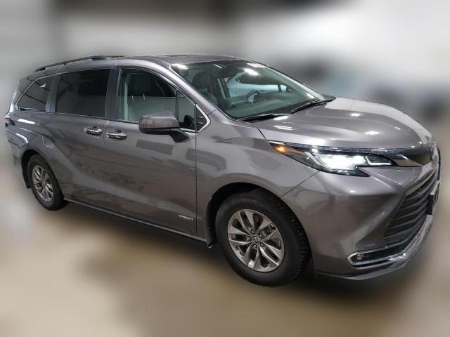 Photo 3 VIN: 5TDYSKFC0MS031634 - TOYOTA SIENNA XLE 