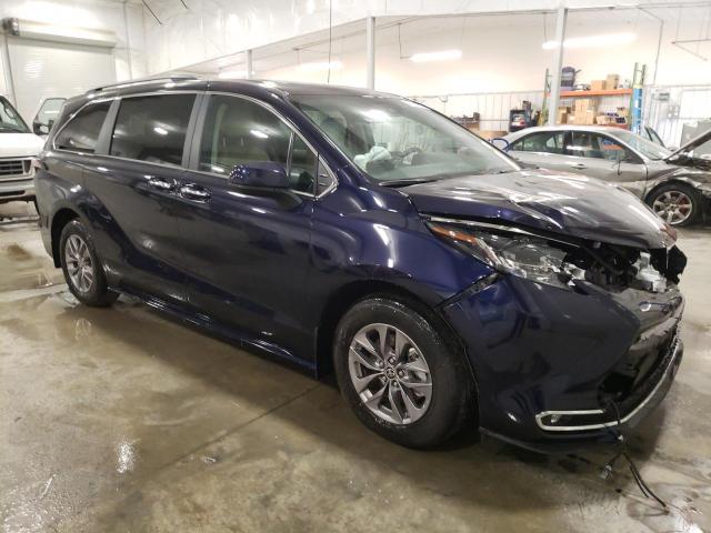 Photo 3 VIN: 5TDYSKFC1PS108080 - TOYOTA SIENNA XLE 