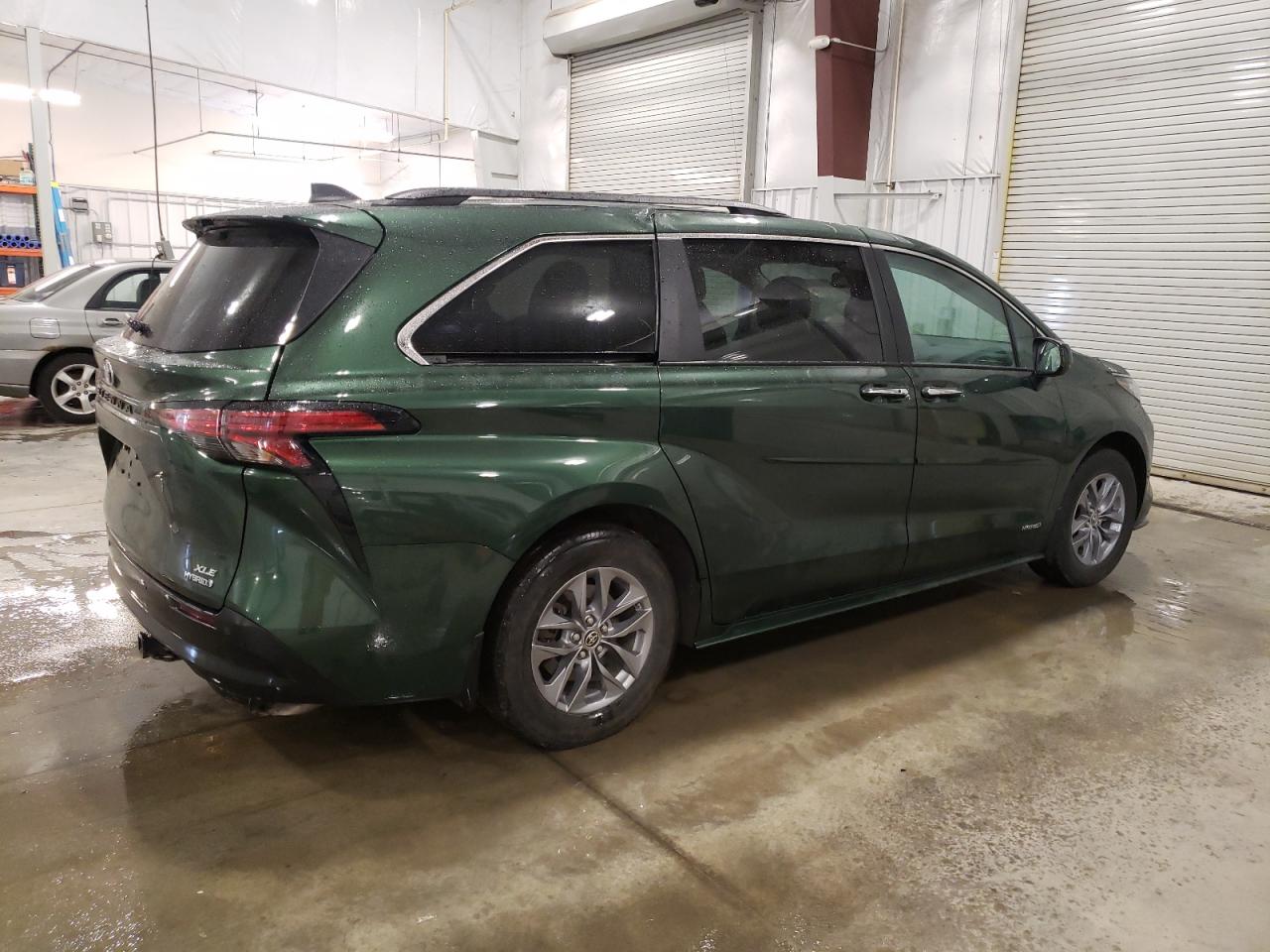 Photo 2 VIN: 5TDYSKFC2MS038228 - TOYOTA SIENNA 