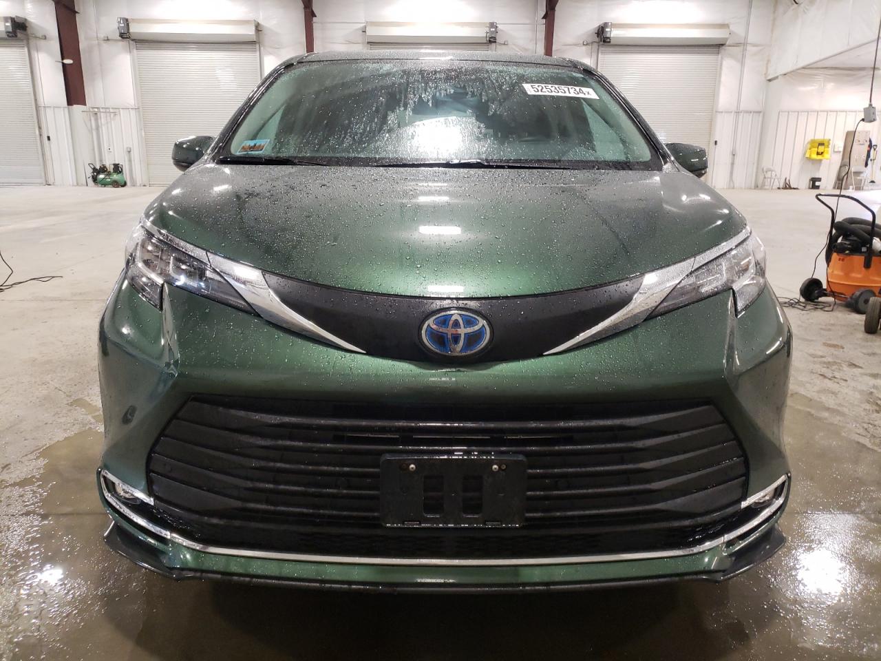 Photo 4 VIN: 5TDYSKFC2MS038228 - TOYOTA SIENNA 