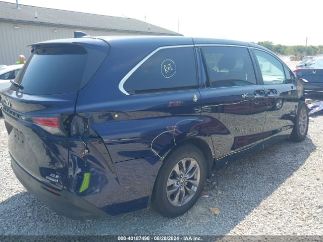 Photo 3 VIN: 5TDYSKFC3MS019378 - TOYOTA SIENNA 