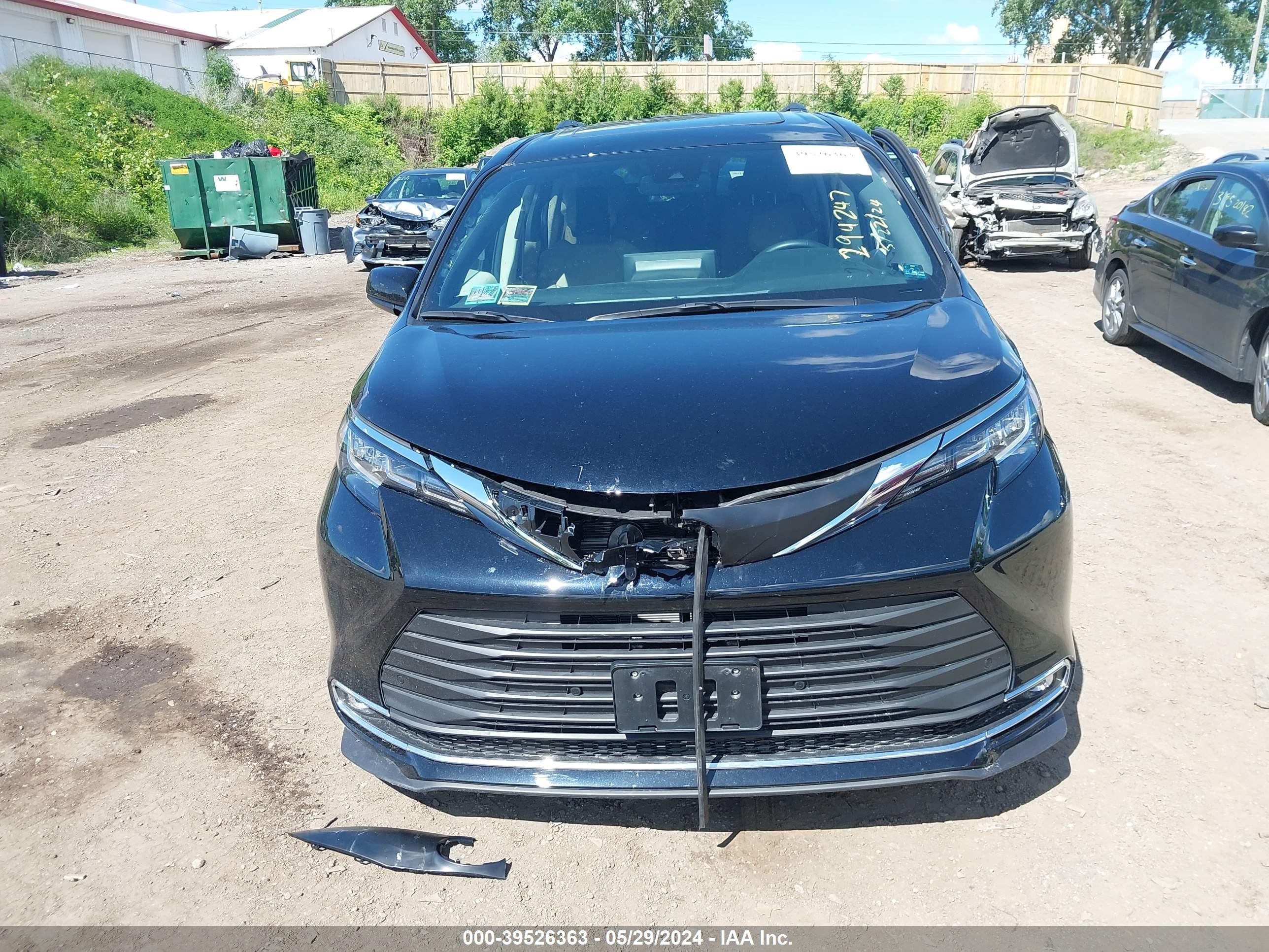 Photo 11 VIN: 5TDYSKFC3MS028467 - TOYOTA SIENNA 