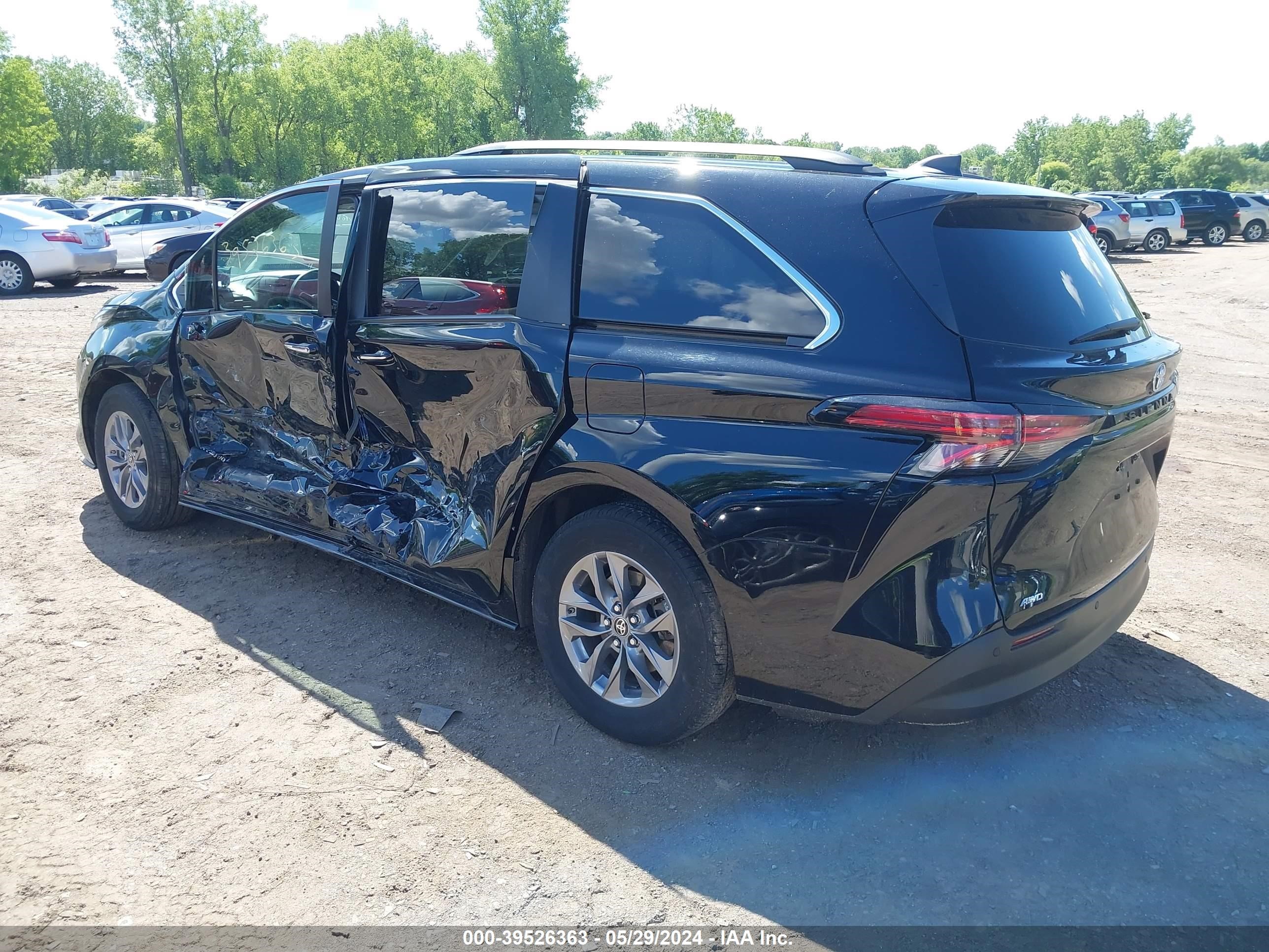 Photo 2 VIN: 5TDYSKFC3MS028467 - TOYOTA SIENNA 