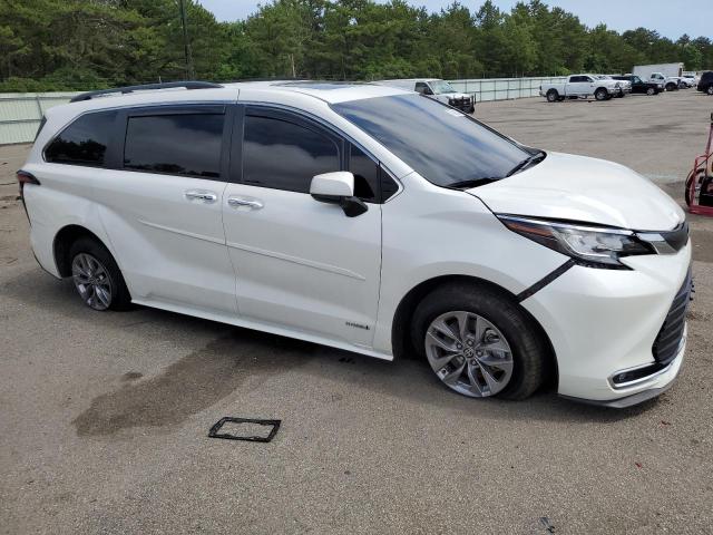 Photo 3 VIN: 5TDYSKFC3MS031319 - TOYOTA SIENNA XLE 