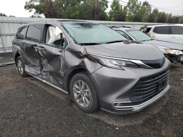 Photo 3 VIN: 5TDYSKFC3MS040148 - TOYOTA SIENNA XLE 