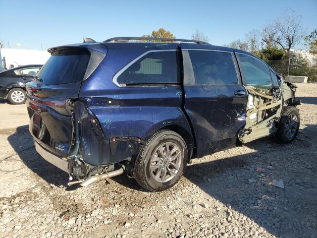 Photo 2 VIN: 5TDYSKFC3PS100319 - TOYOTA SIENNA XLE 