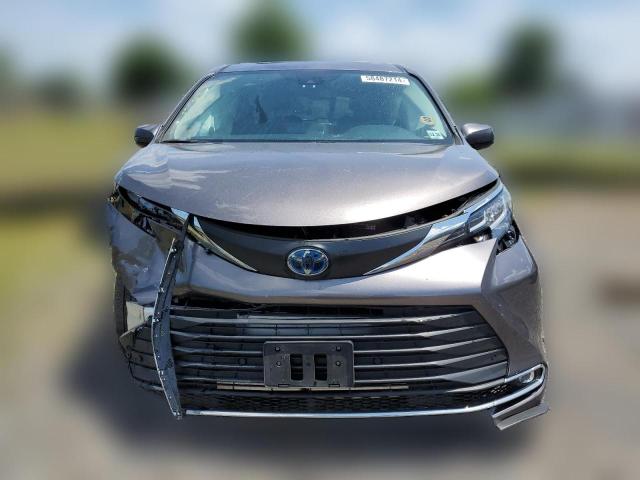 Photo 4 VIN: 5TDYSKFC4NS047613 - TOYOTA SIENNA XLE 