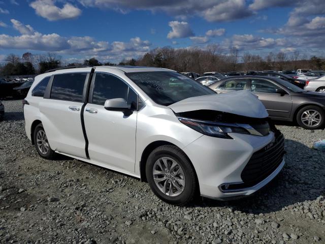 Photo 3 VIN: 5TDYSKFC4NS060250 - TOYOTA SIENNA XLE 