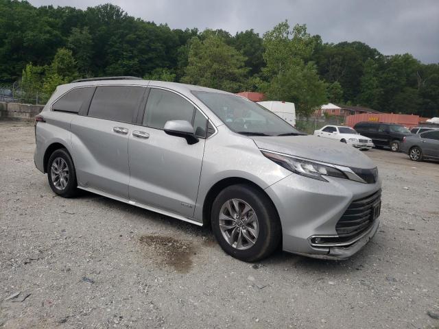 Photo 3 VIN: 5TDYSKFC5MS017793 - TOYOTA SIENNA XLE 