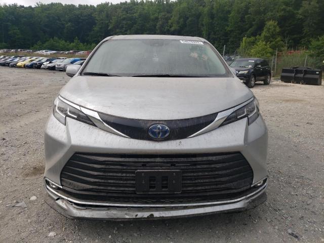 Photo 4 VIN: 5TDYSKFC5MS017793 - TOYOTA SIENNA XLE 