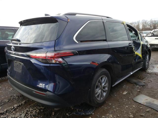 Photo 2 VIN: 5TDYSKFC6MS039821 - TOYOTA SIENNA XLE 