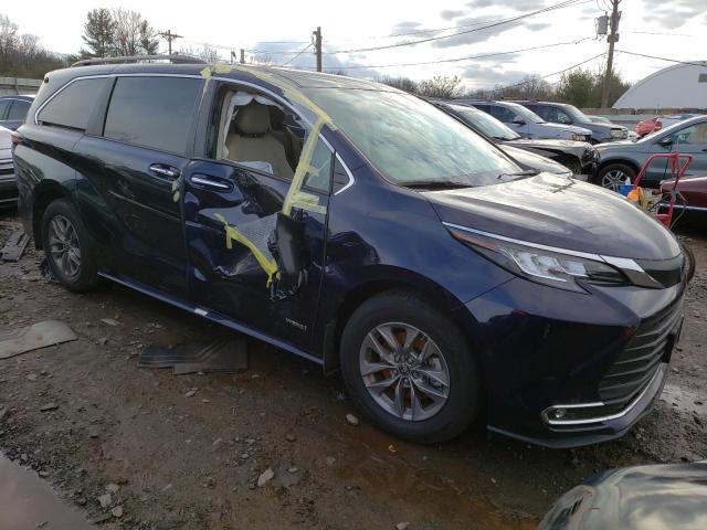 Photo 3 VIN: 5TDYSKFC6MS039821 - TOYOTA SIENNA XLE 