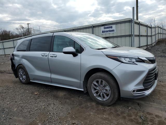 Photo 3 VIN: 5TDYSKFC6PS088165 - TOYOTA SIENNA XLE 