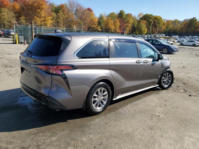 Photo 2 VIN: 5TDYSKFC9MS013245 - TOYOTA SIENNA XLE 