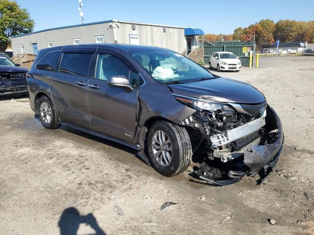 Photo 3 VIN: 5TDYSKFC9MS013245 - TOYOTA SIENNA XLE 