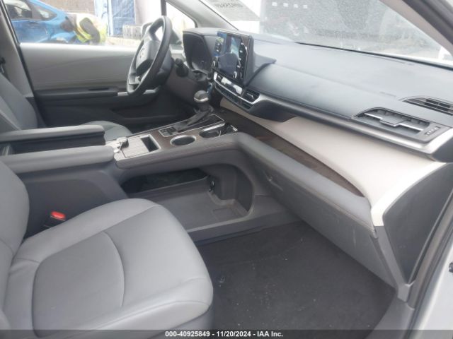 Photo 4 VIN: 5TDYSKFC9PS090721 - TOYOTA SIENNA 