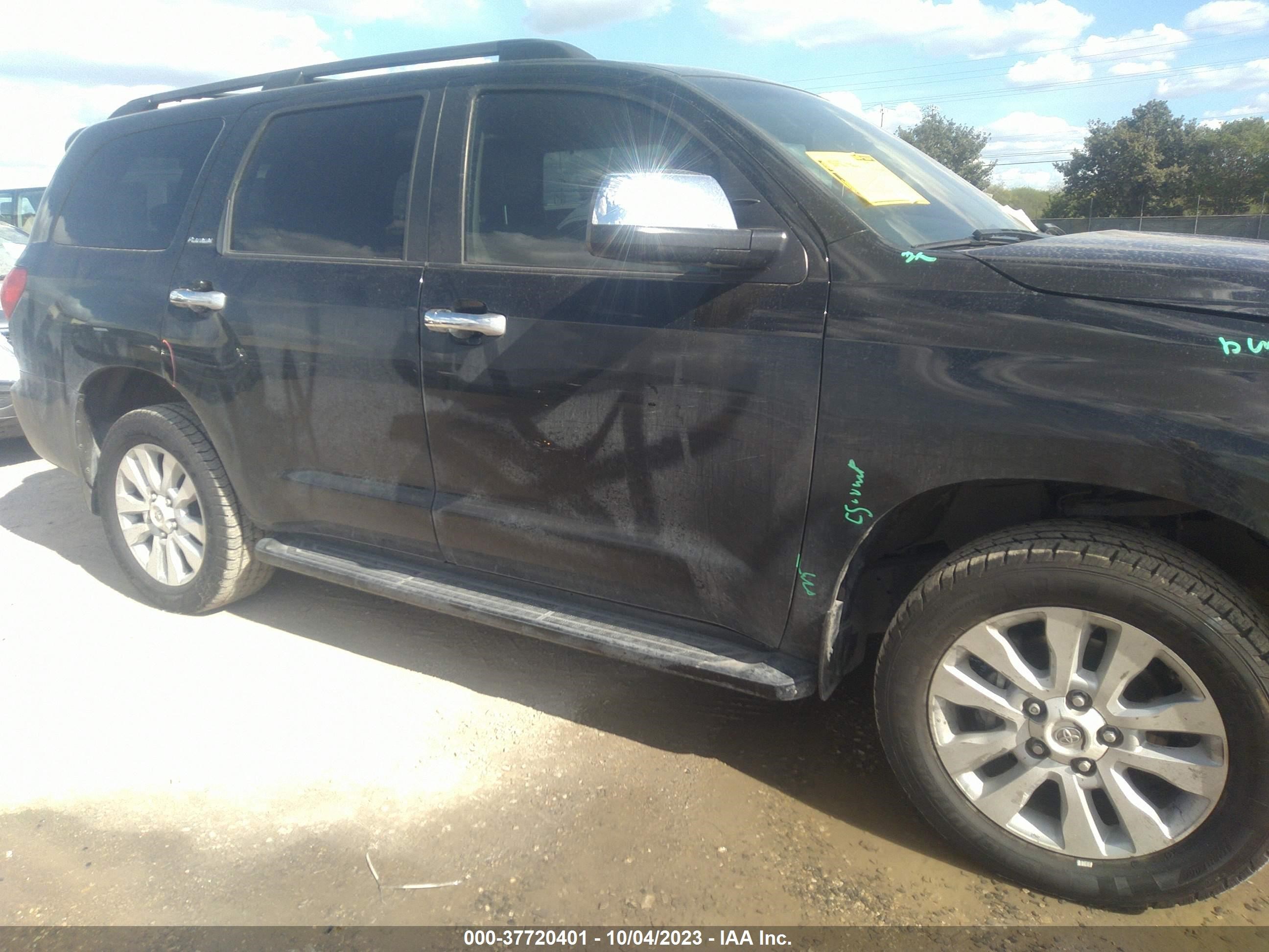 Photo 12 VIN: 5TDYY5G10FS060311 - TOYOTA SEQUOIA 