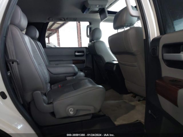 Photo 7 VIN: 5TDYY5G16BS033916 - TOYOTA SEQUOIA 