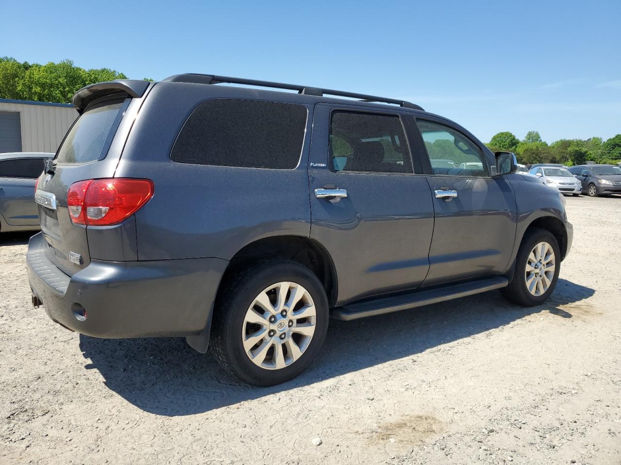 Photo 2 VIN: 5TDYY5G1XBS034468 - TOYOTA SEQUOIA 