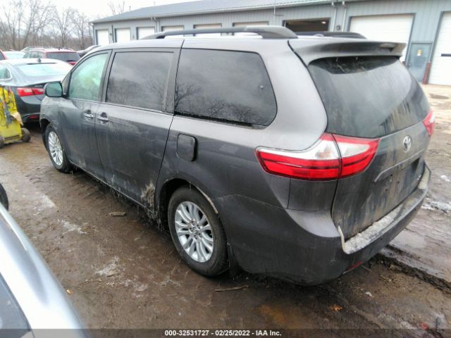 Photo 2 VIN: 5TDYZ3DC0HS766785 - TOYOTA SIENNA 