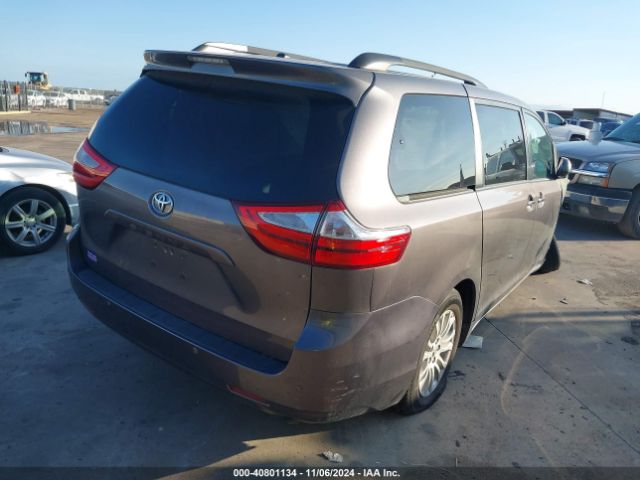 Photo 3 VIN: 5TDYZ3DC0HS779987 - TOYOTA SIENNA 