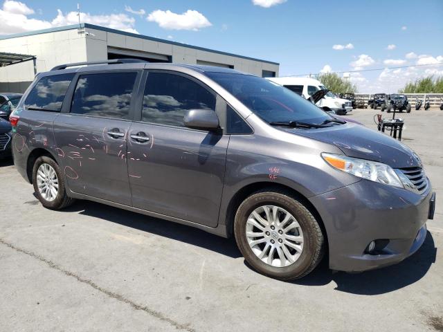 Photo 3 VIN: 5TDYZ3DC0HS784087 - TOYOTA SIENNA XLE 