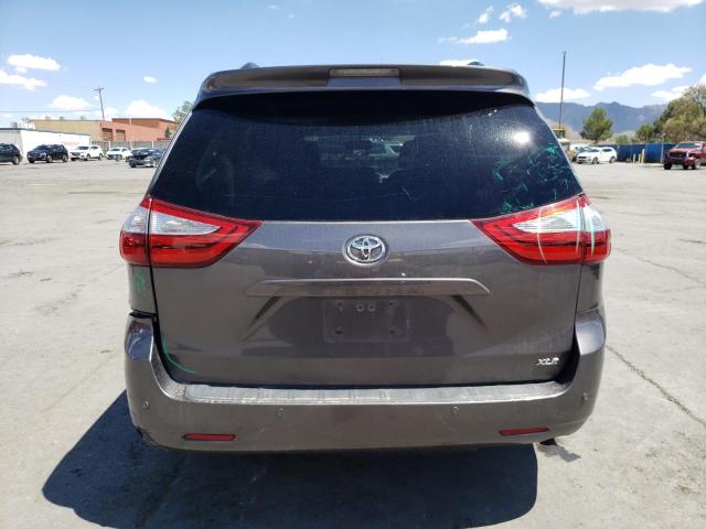 Photo 5 VIN: 5TDYZ3DC0HS784087 - TOYOTA SIENNA XLE 