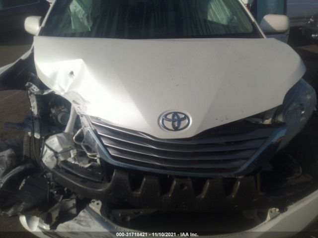 Photo 9 VIN: 5TDYZ3DC0HS811496 - TOYOTA SIENNA 