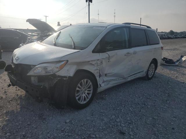 Photo 0 VIN: 5TDYZ3DC0HS818433 - TOYOTA SIENNA XLE 