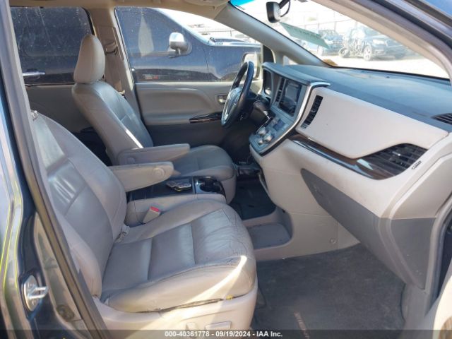 Photo 4 VIN: 5TDYZ3DC0HS833952 - TOYOTA SIENNA 