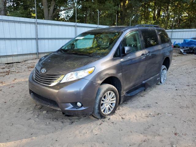 Photo 1 VIN: 5TDYZ3DC0HS839637 - TOYOTA SIENNA XLE 