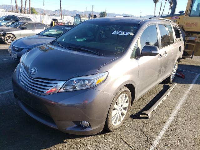 Photo 1 VIN: 5TDYZ3DC0HS856809 - TOYOTA SIENNA XLE 