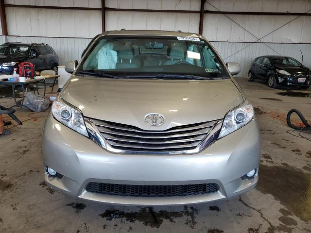 Photo 4 VIN: 5TDYZ3DC0HS857636 - TOYOTA SIENNA XLE 