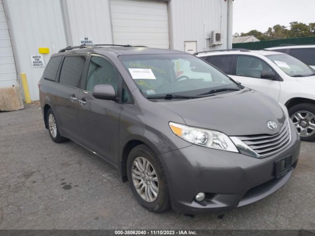 Photo 0 VIN: 5TDYZ3DC0HS861458 - TOYOTA SIENNA XLE 