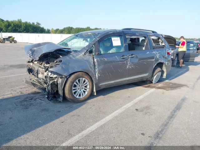 Photo 1 VIN: 5TDYZ3DC0HS878695 - TOYOTA SIENNA 