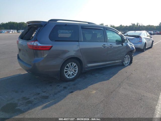 Photo 3 VIN: 5TDYZ3DC0HS878695 - TOYOTA SIENNA 