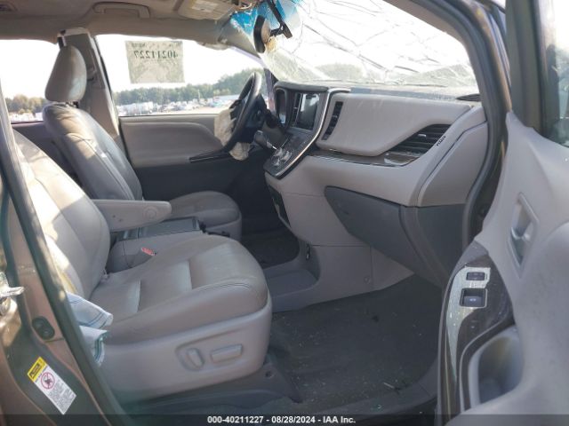 Photo 4 VIN: 5TDYZ3DC0HS878695 - TOYOTA SIENNA 