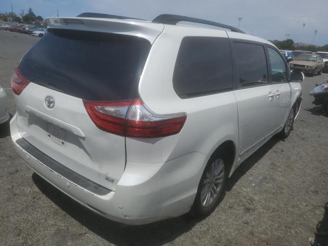 Photo 2 VIN: 5TDYZ3DC0HS888319 - TOYOTA SIENNA XLE 