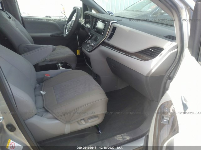 Photo 4 VIN: 5TDYZ3DC0JS901639 - TOYOTA SIENNA 