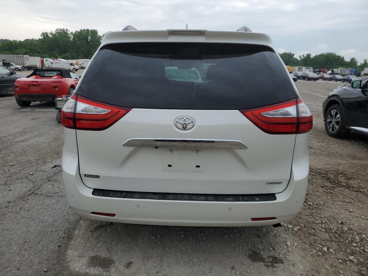 Photo 5 VIN: 5TDYZ3DC0JS914374 - TOYOTA SIENNA 