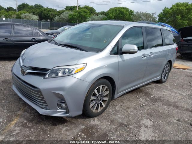 Photo 1 VIN: 5TDYZ3DC0JS932731 - TOYOTA SIENNA 