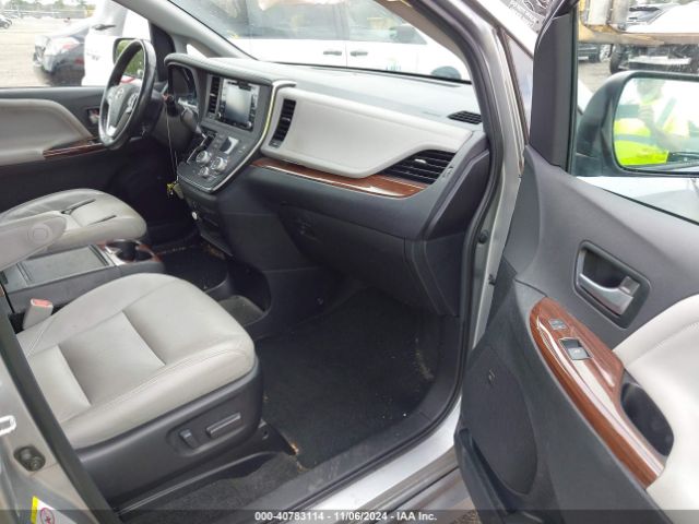 Photo 4 VIN: 5TDYZ3DC0JS932731 - TOYOTA SIENNA 