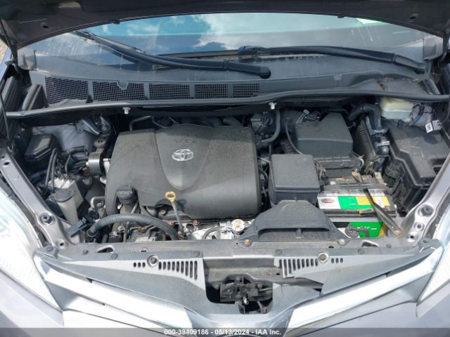 Photo 9 VIN: 5TDYZ3DC0JS933197 - TOYOTA SIENNA 