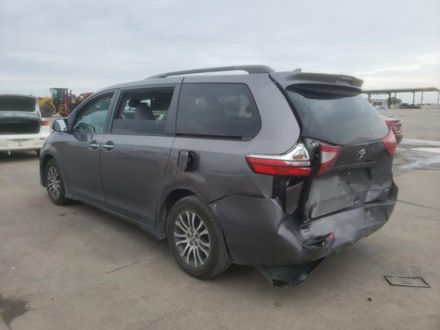 Photo 2 VIN: 5TDYZ3DC0JS940294 - TOYOTA SIENNA XLE 