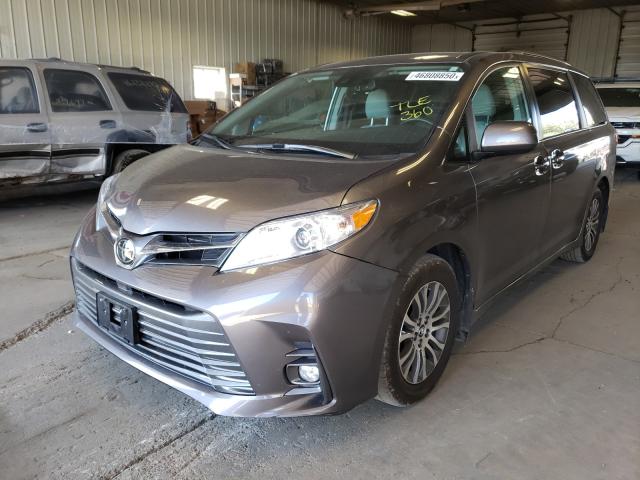 Photo 1 VIN: 5TDYZ3DC0JS953417 - TOYOTA SIENNA XLE 