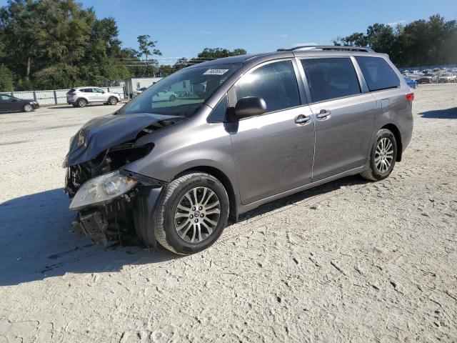 Photo 0 VIN: 5TDYZ3DC0JS959170 - TOYOTA SIENNA XLE 