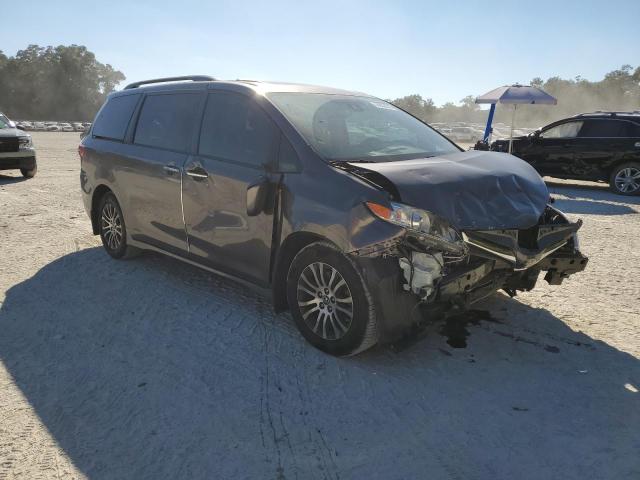 Photo 3 VIN: 5TDYZ3DC0JS959170 - TOYOTA SIENNA XLE 