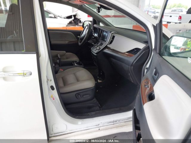 Photo 4 VIN: 5TDYZ3DC0KS015855 - TOYOTA SIENNA 